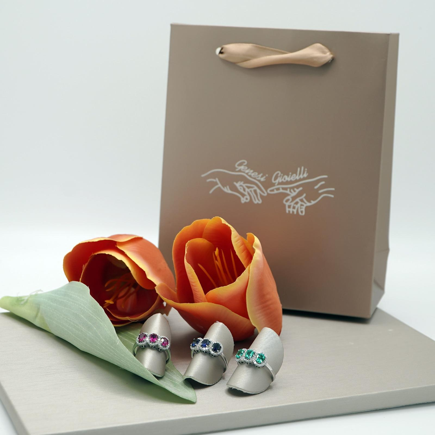 Ring with Precious Stones
Source:
Anello con Pietre Preziose