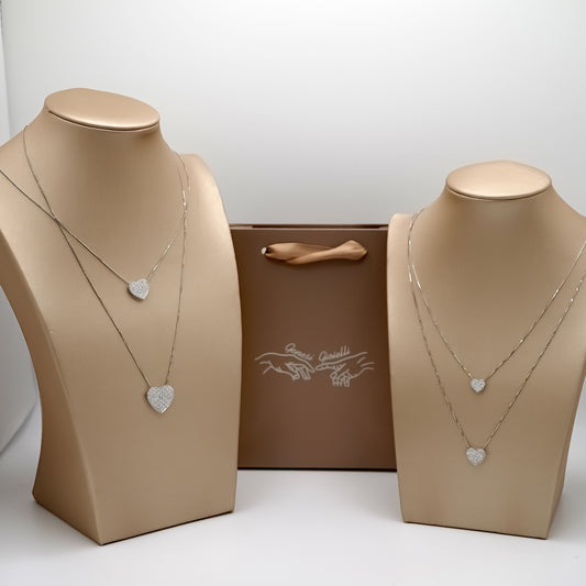 collana con cuore pendente